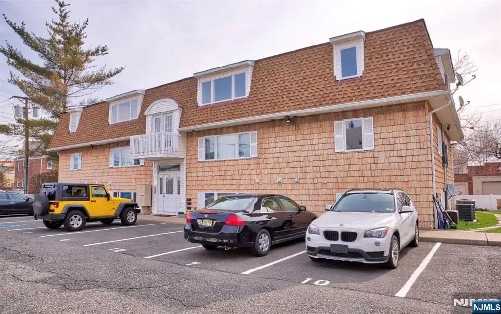 89 Kansas Street 3d, Hackensack