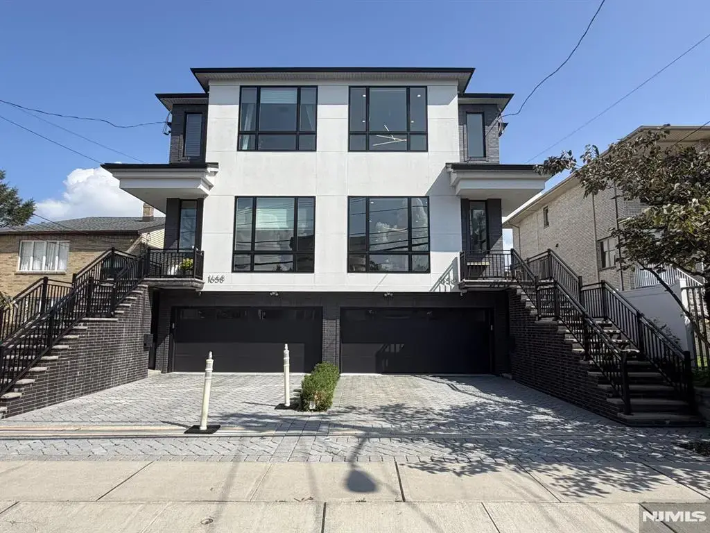 1656 Maple Street, Fort Lee