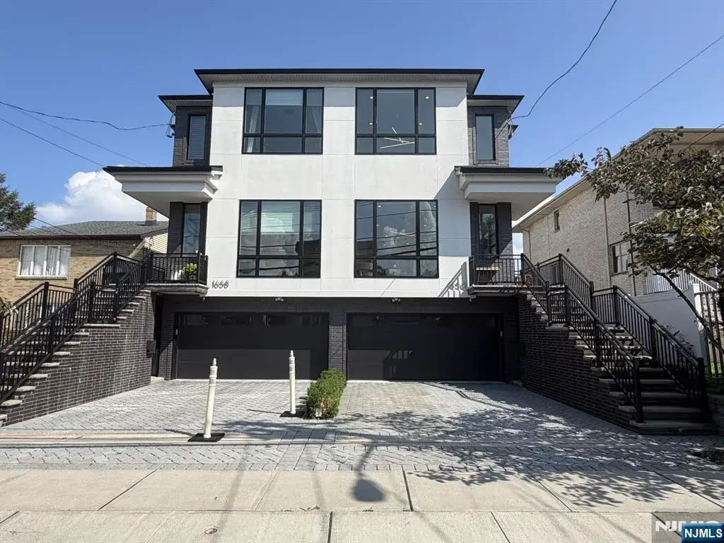 1656 Maple Street, Fort Lee