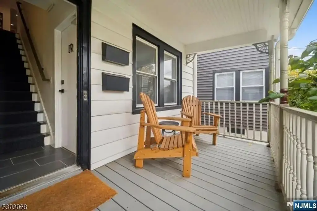 21 Central 1r, Montclair