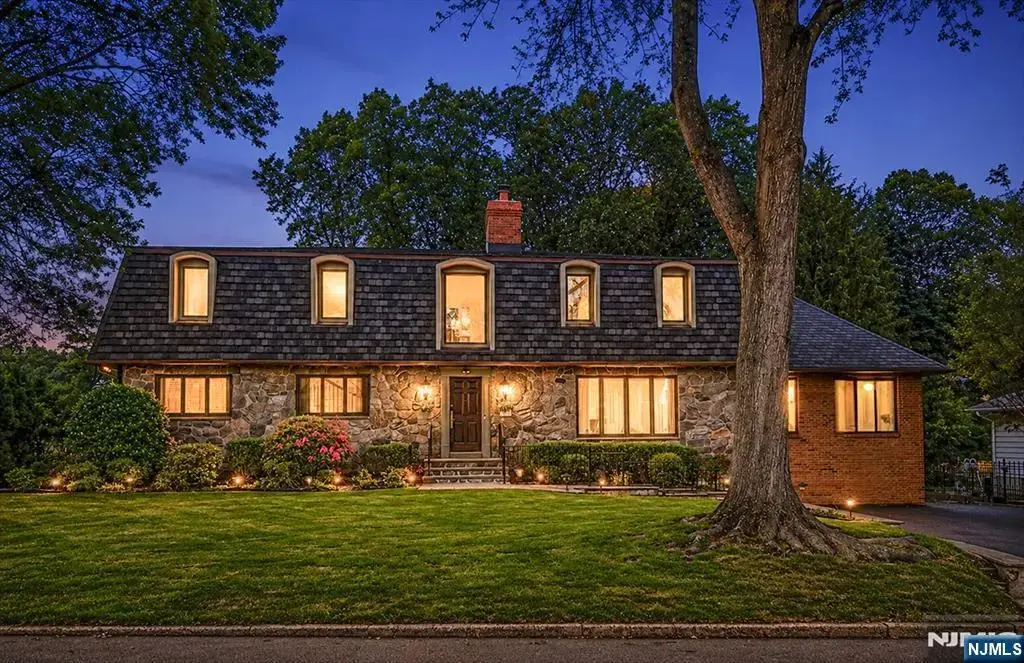 203 Harwood Place, Paramus