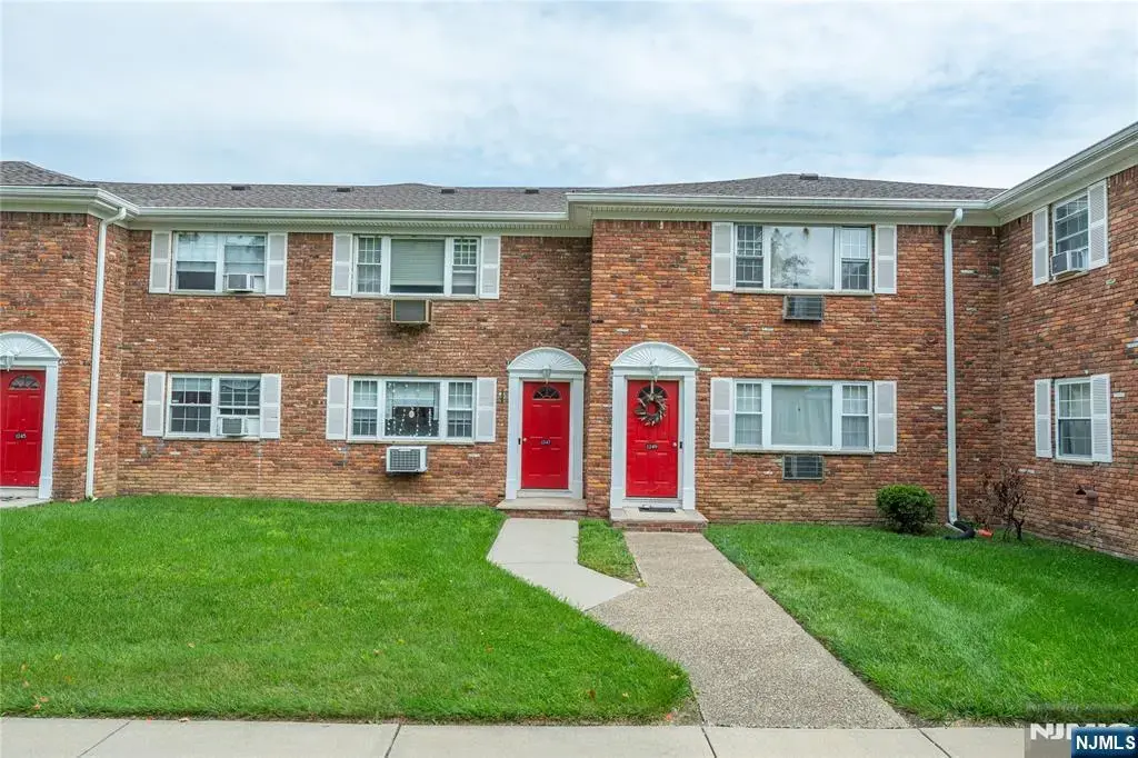 1247 Valley, Wayne