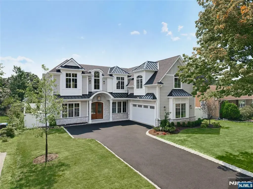 92 Oliver Road, Paramus