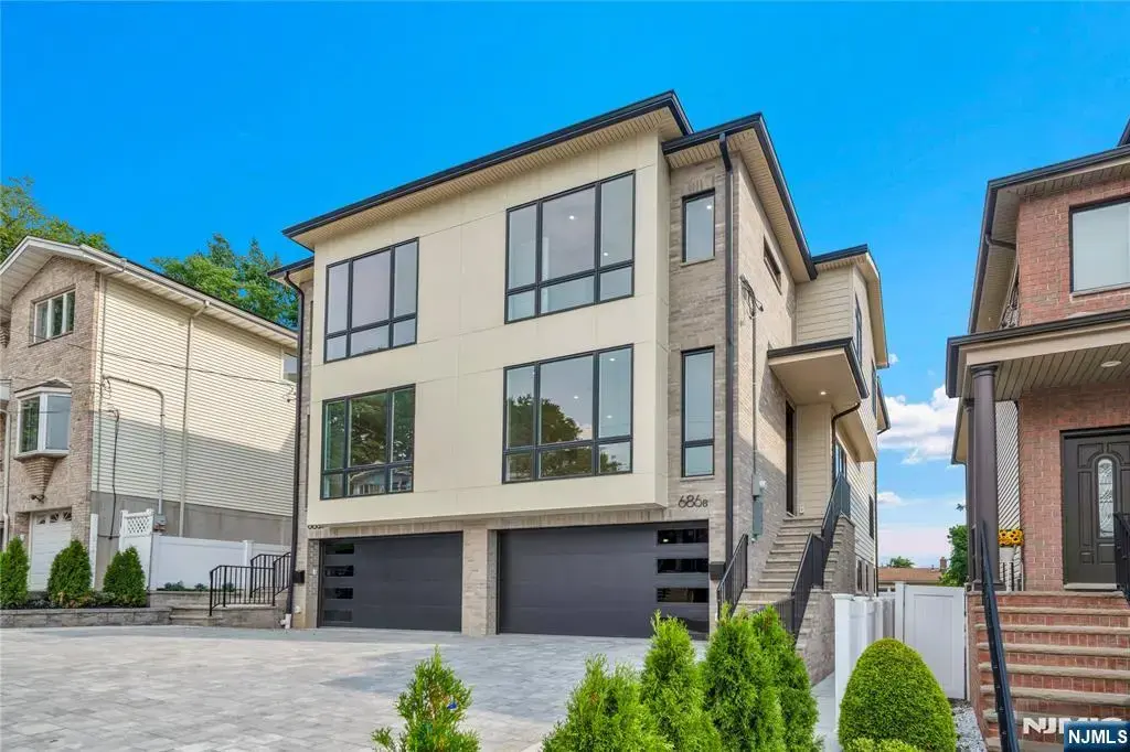 686 Probst Avenue A, Fairview