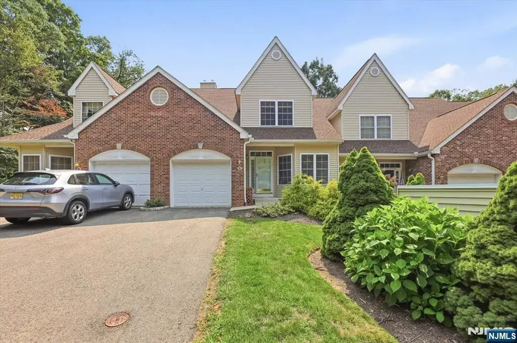 162 Richmond Road, West Milford