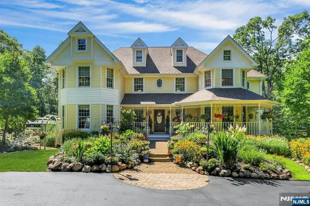 26 Green Terrace Way, West Milford