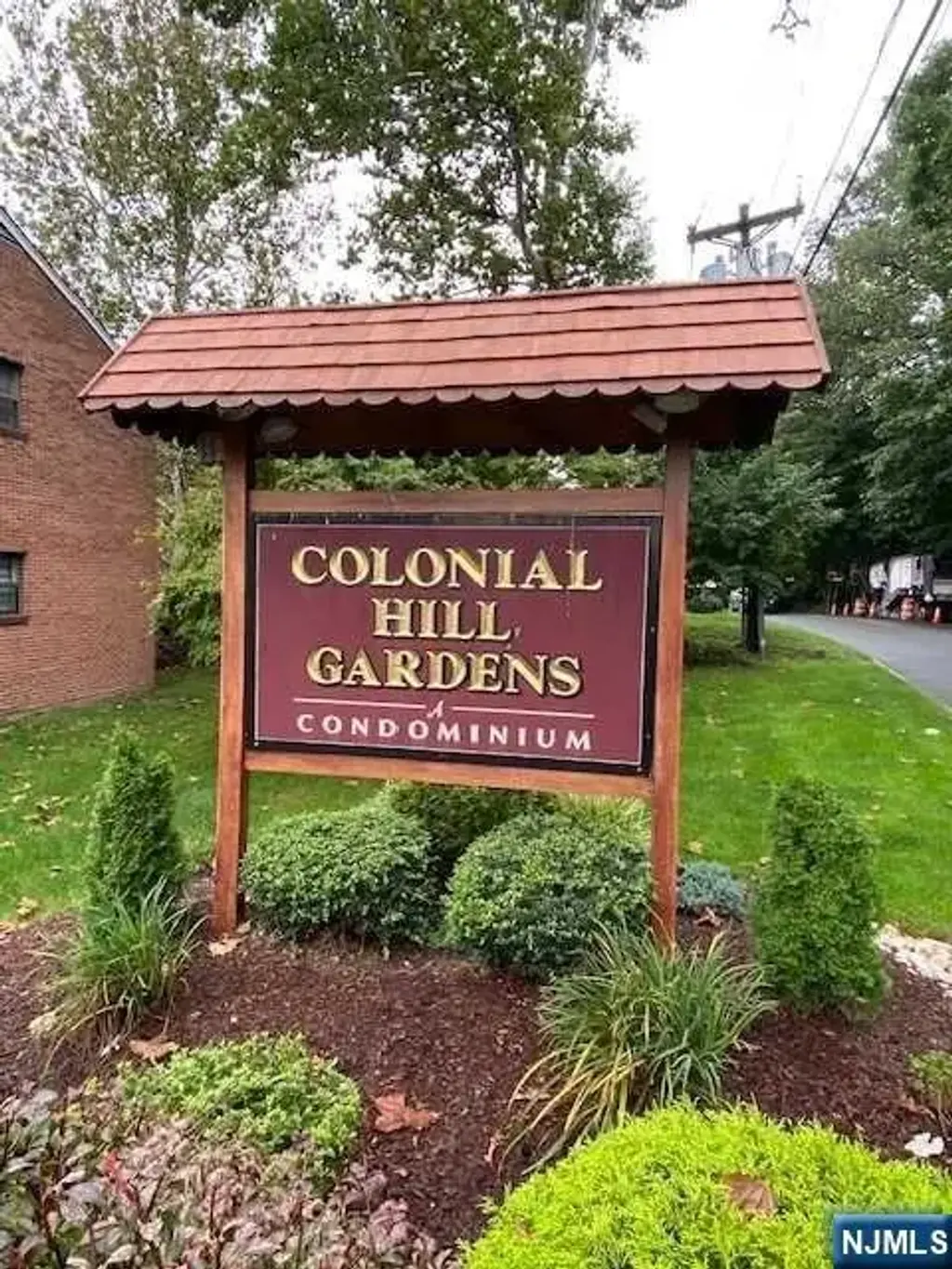 2 Colonial J, Little Falls