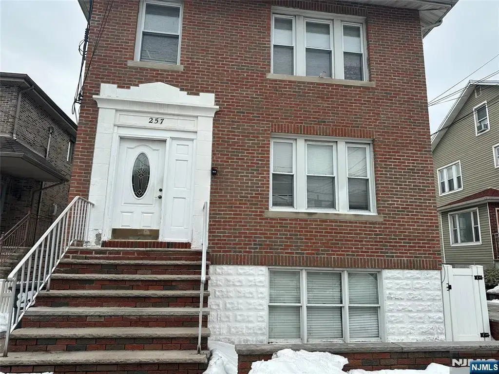257 Roff Avenue, Palisades Park