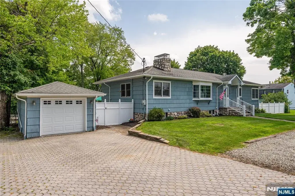 83 Vine Avenue, West Milford