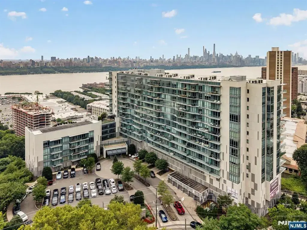 320 Adolphus Avenue 611, Cliffside Park