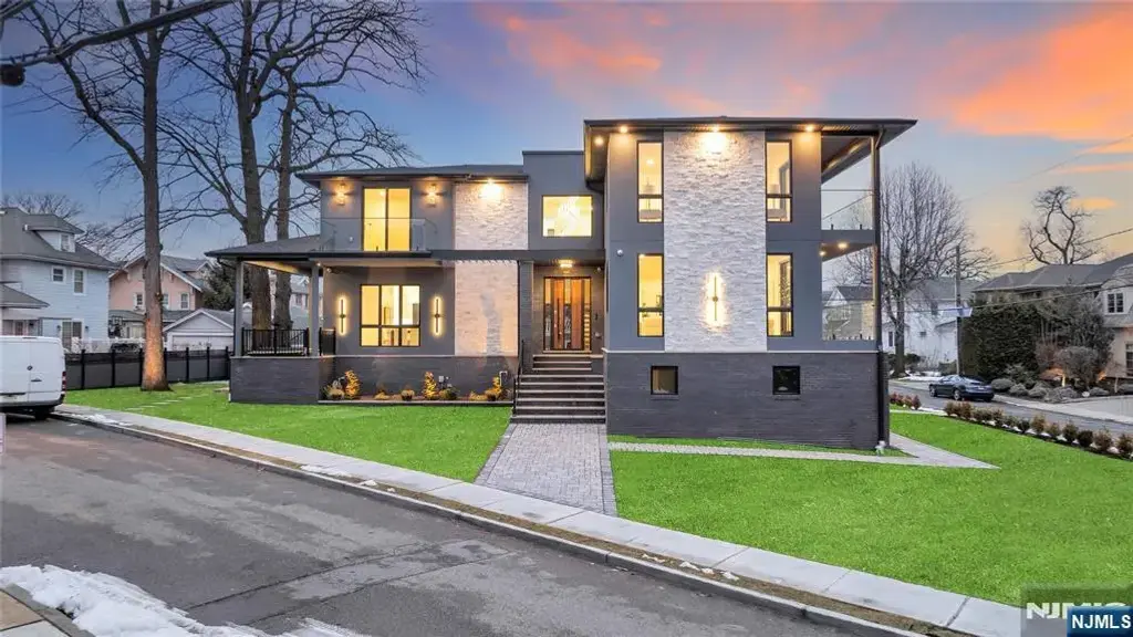 283 Bluff Road, Fort Lee