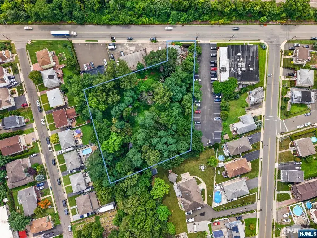 251 Molnar Drive, Elmwood Park