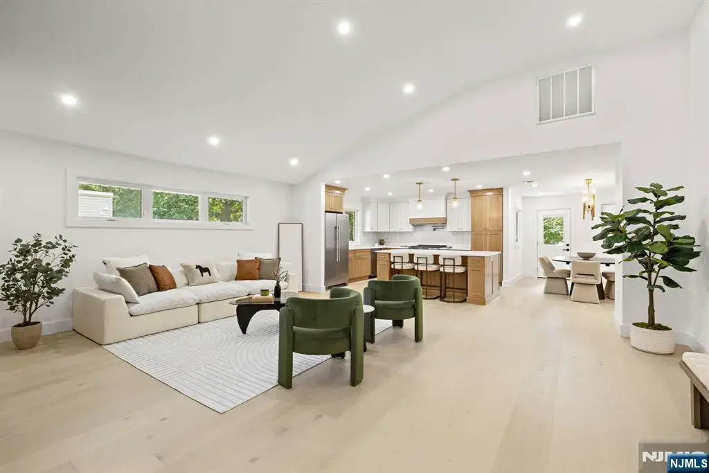 14 Chestnut, Closter