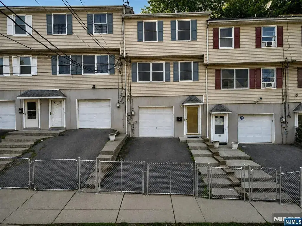 69 4th Street, Paterson