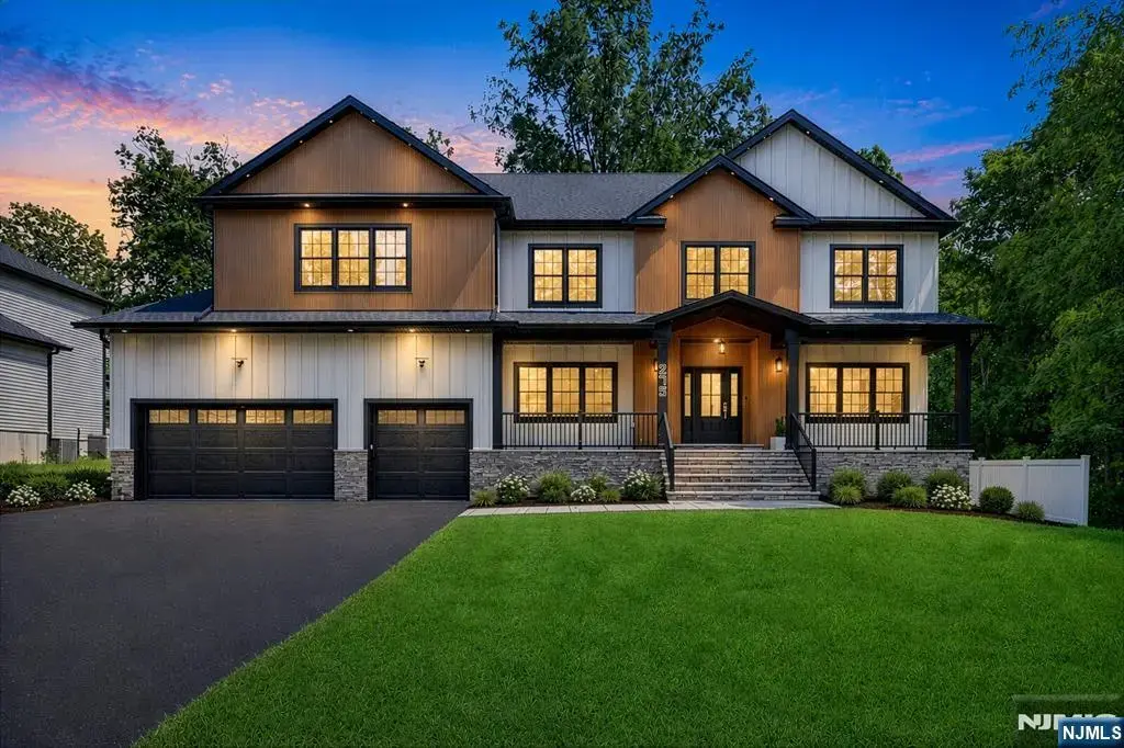 275 Beachwood Road, Par-troy Hills Twp.