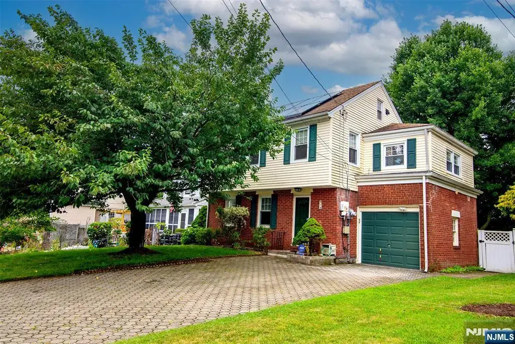 16 Wolcott Road, Dumont