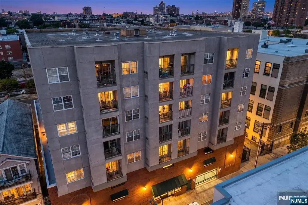 318 54th Street 4l, West New York