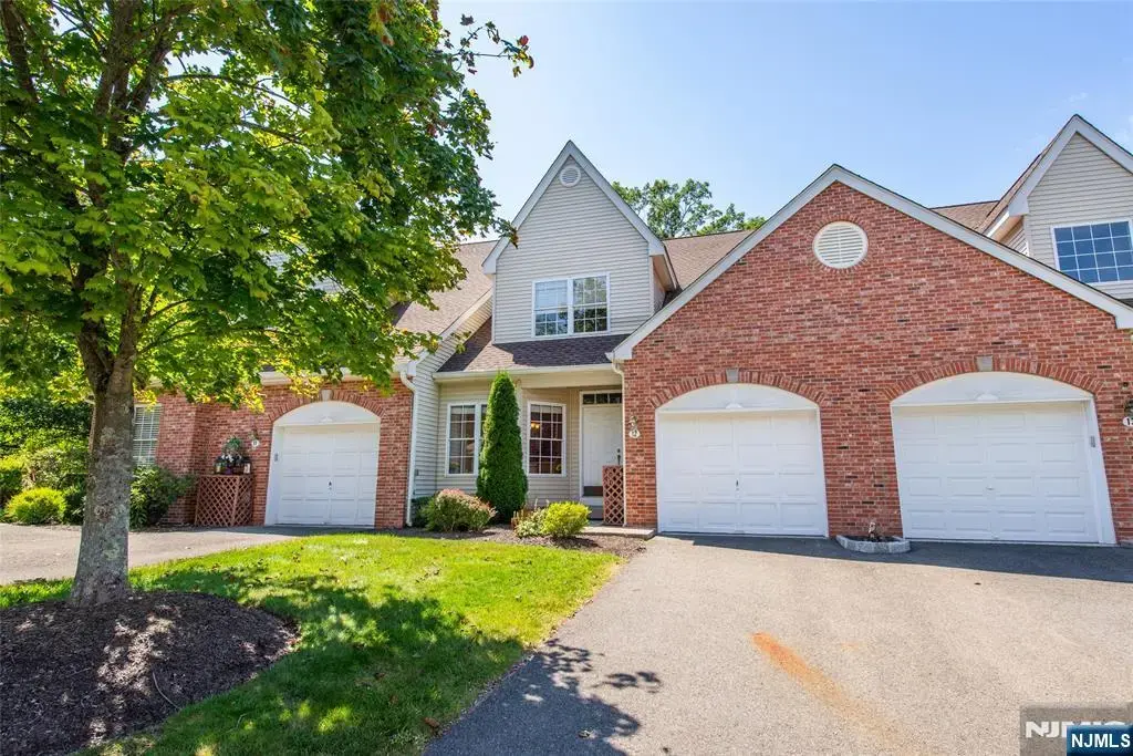 12 Lafayette Street, West Milford
