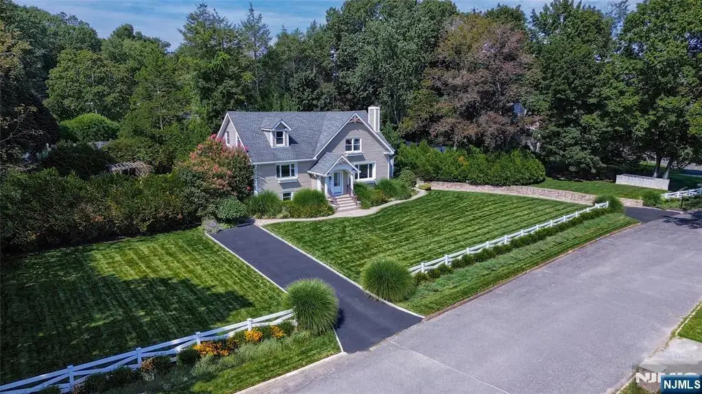 34 Grandview Drive, Wayne