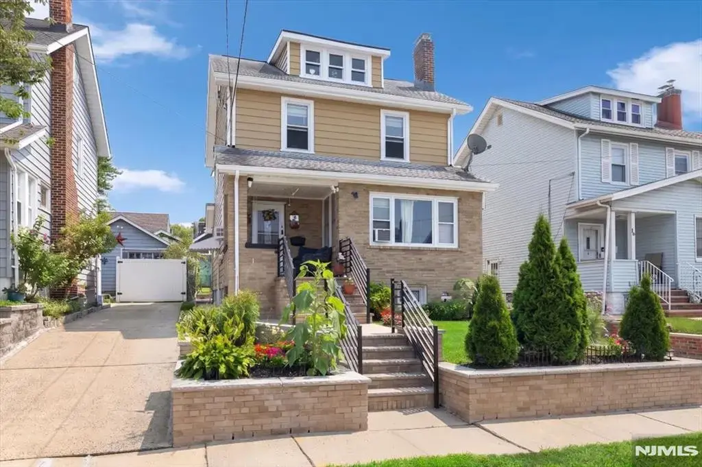 18 Newell Place, North Arlington