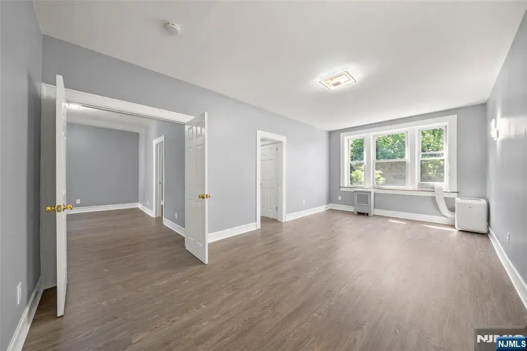 218 Broad Avenue 3c, Leonia