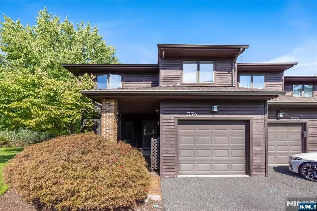 374 French Court, Teaneck