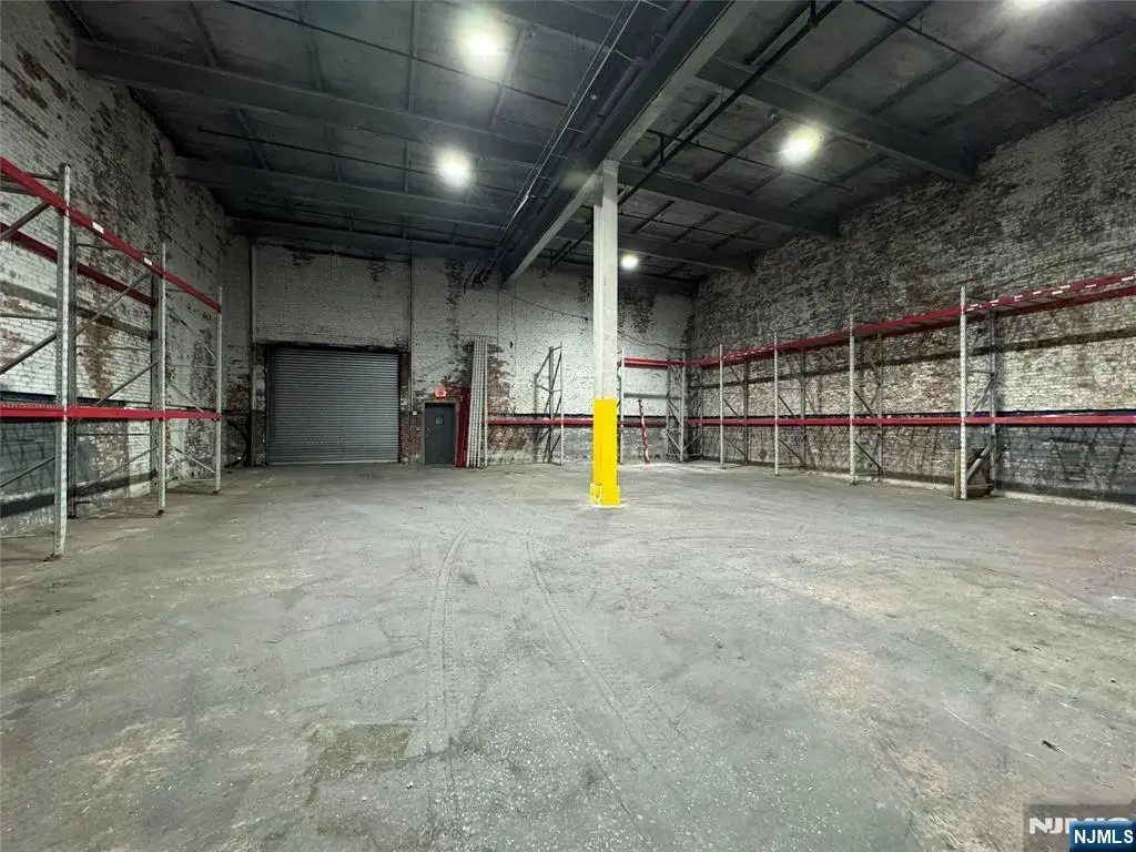 163 Shaw Avenue E&f, Irvington