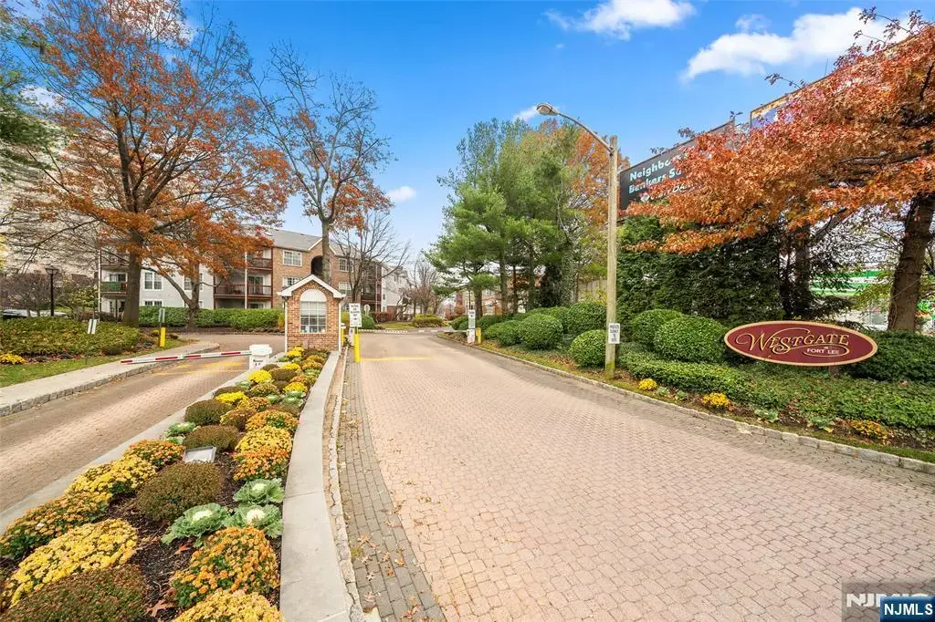 1420 Westgate Drive 8109, Fort Lee
