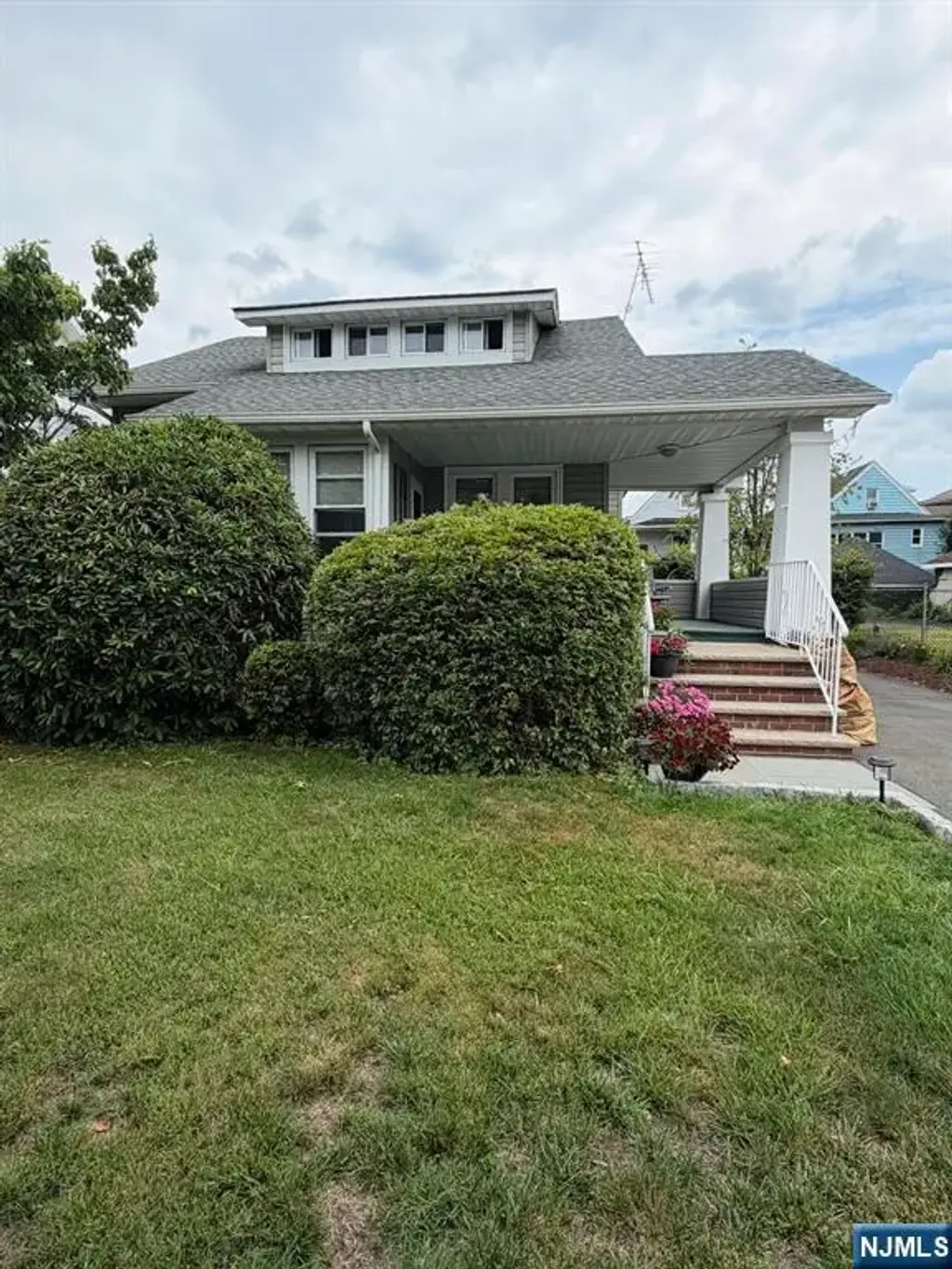 409-411 E 25th Street, Paterson