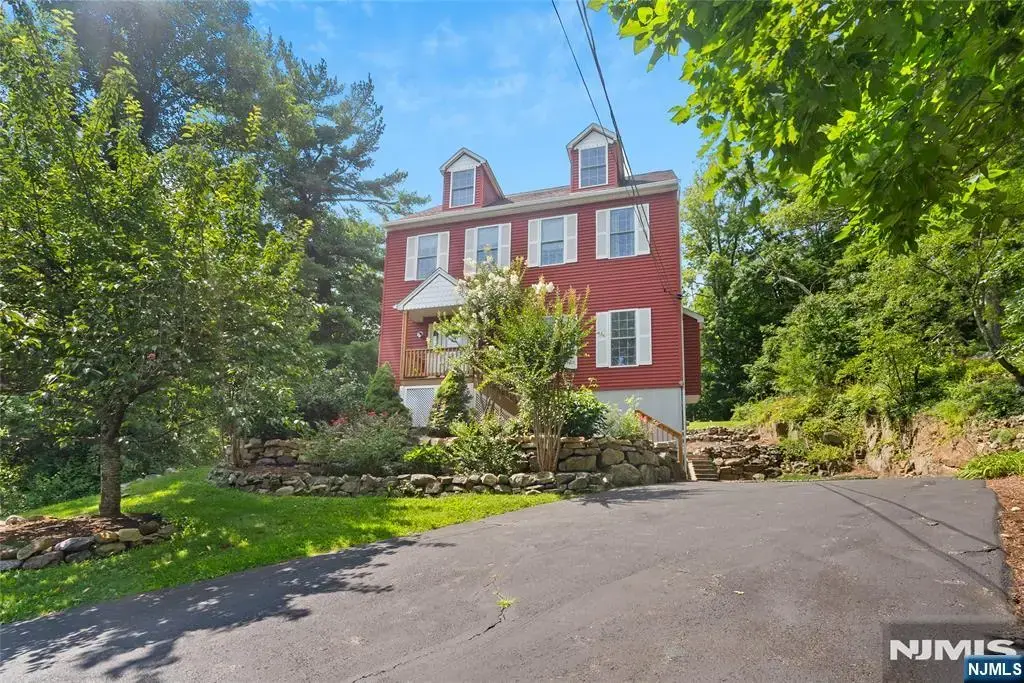 1585 Macopin Road, West Milford