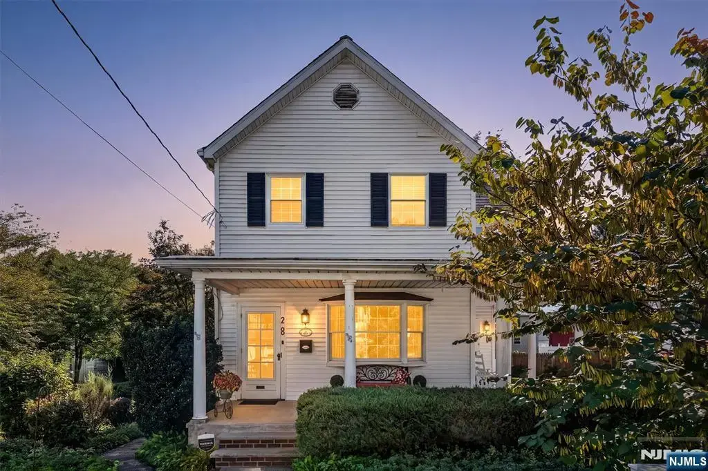 28 Leary Avenue, Bloomingdale
