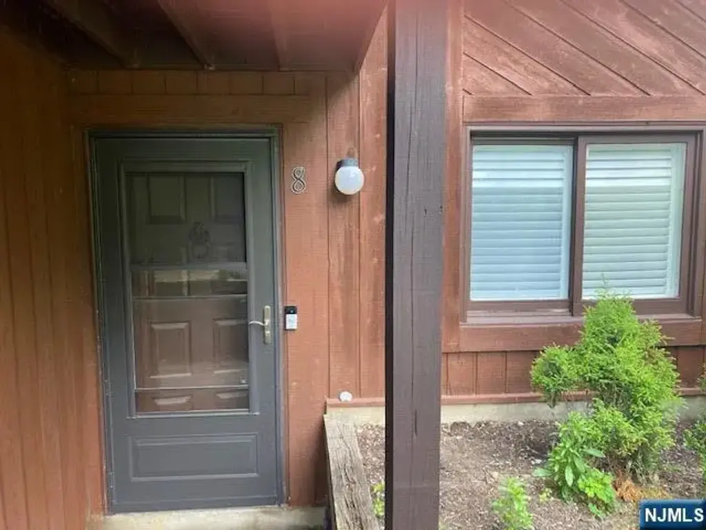 5 Sugar Loaf Court 8, Vernon