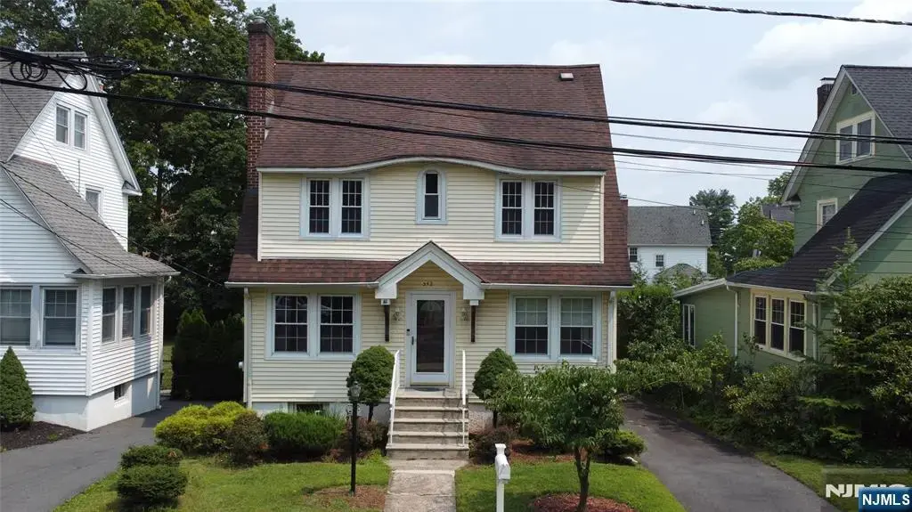 352 Demarest Avenue, Oradell