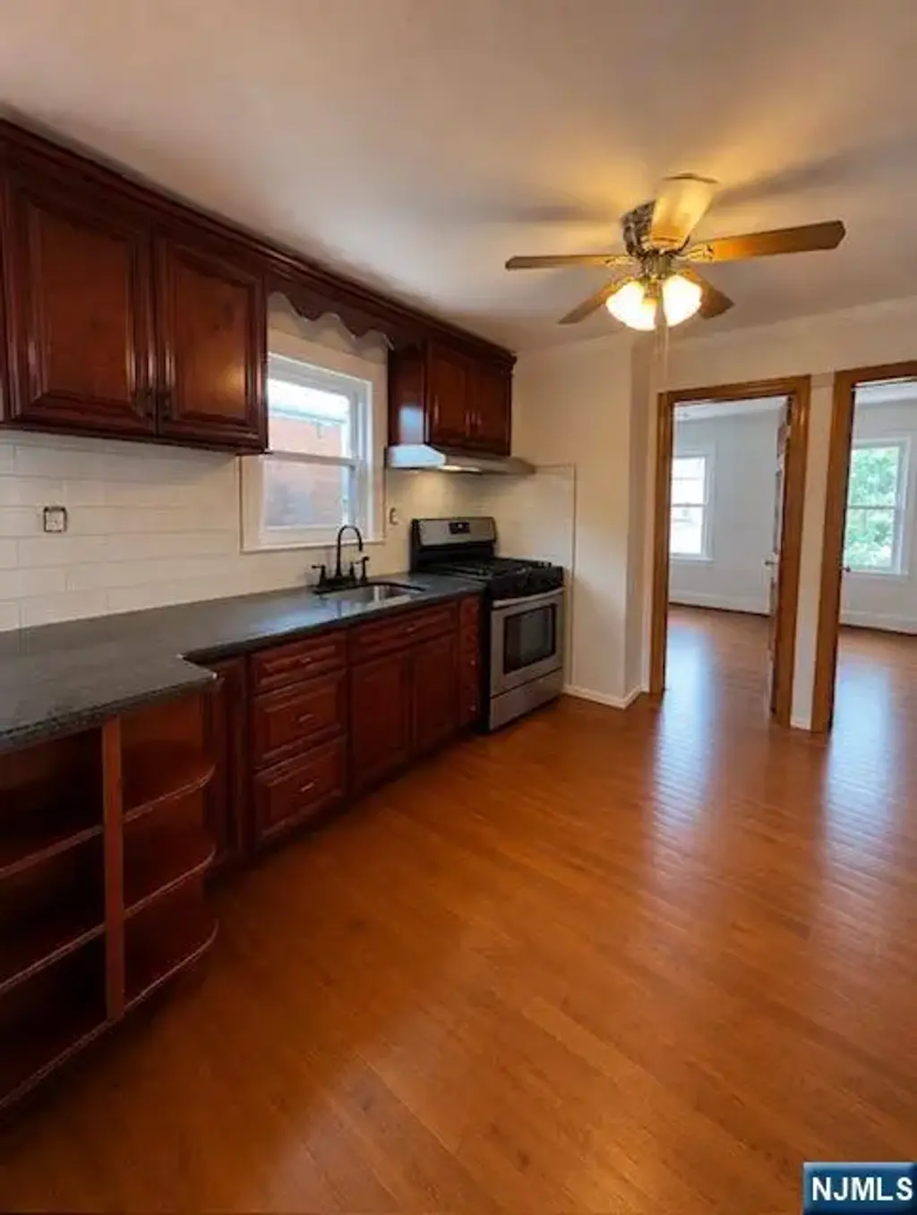 330 River 2, Garfield