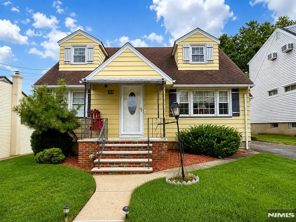160 Dewey Street, Garfield