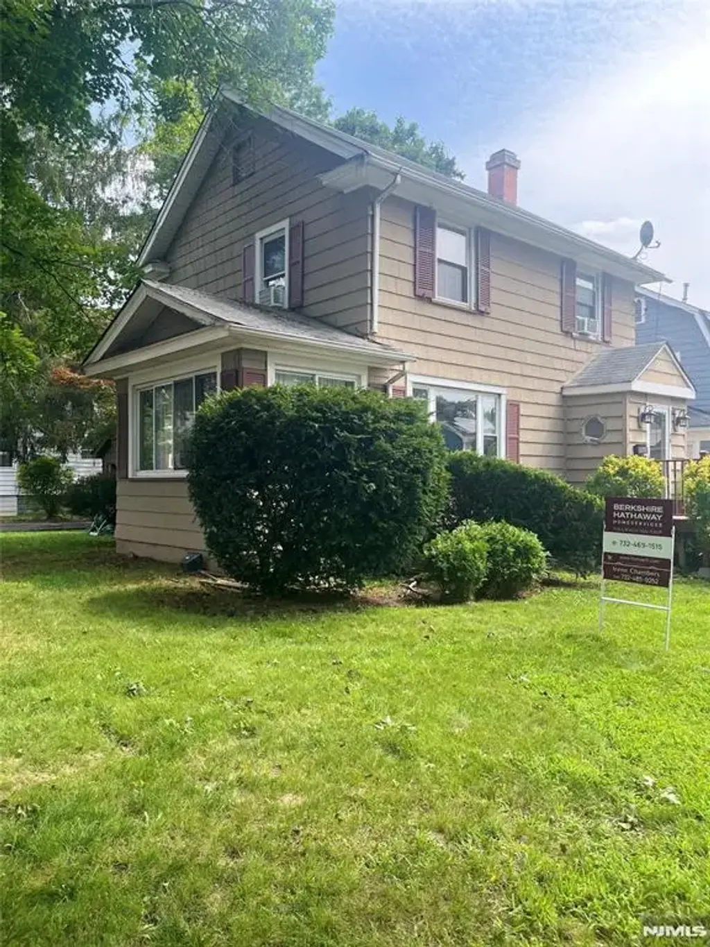 68 Peachtree Road, Maplewood