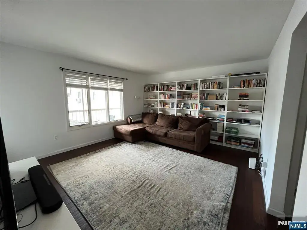 92 Mozart A, East Rutherford