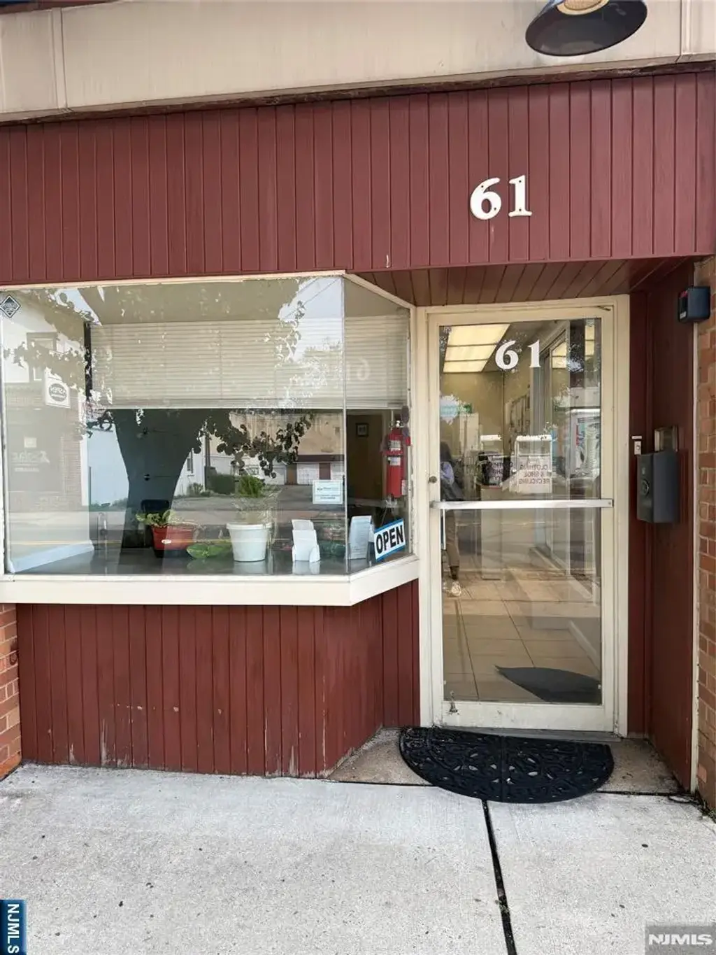61 N Washington Avenue, Bergenfield