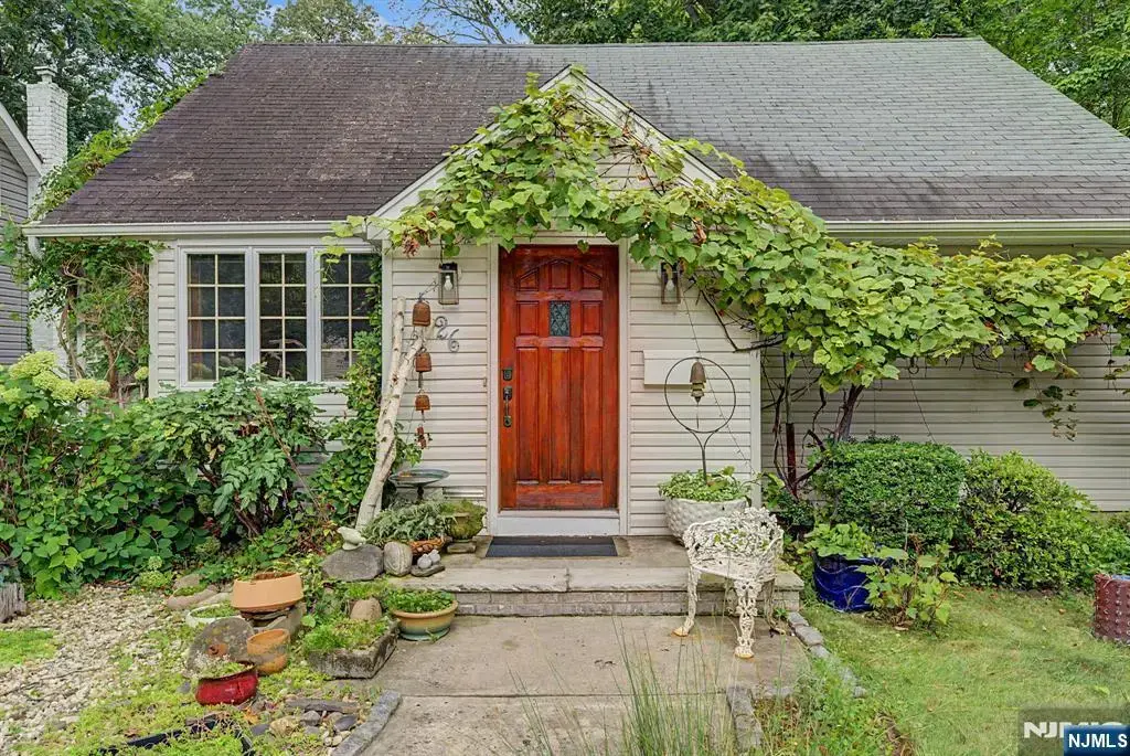 26 Cedar Street, Bergenfield