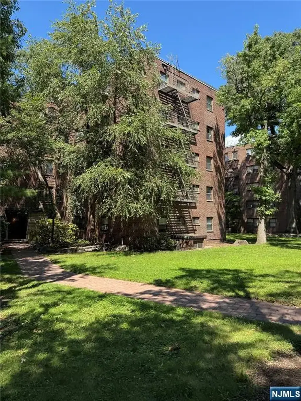 420 Fairview, Fort Lee