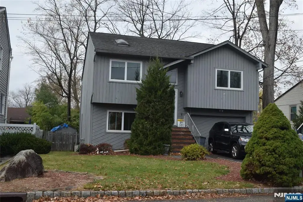 27 3rd Avenue, Roseland