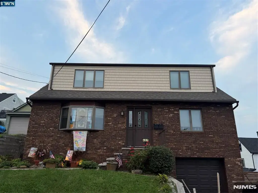 407 Berry Avenue, Carlstadt