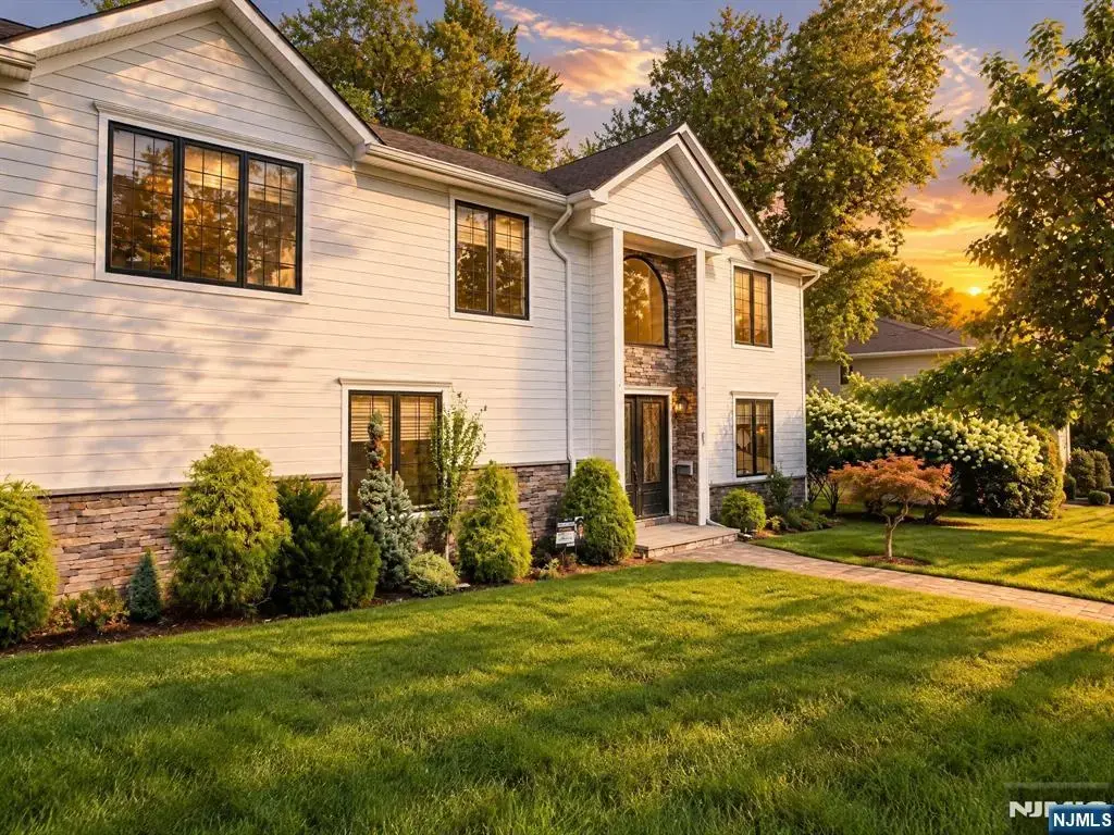 83 Holland Avenue, Demarest