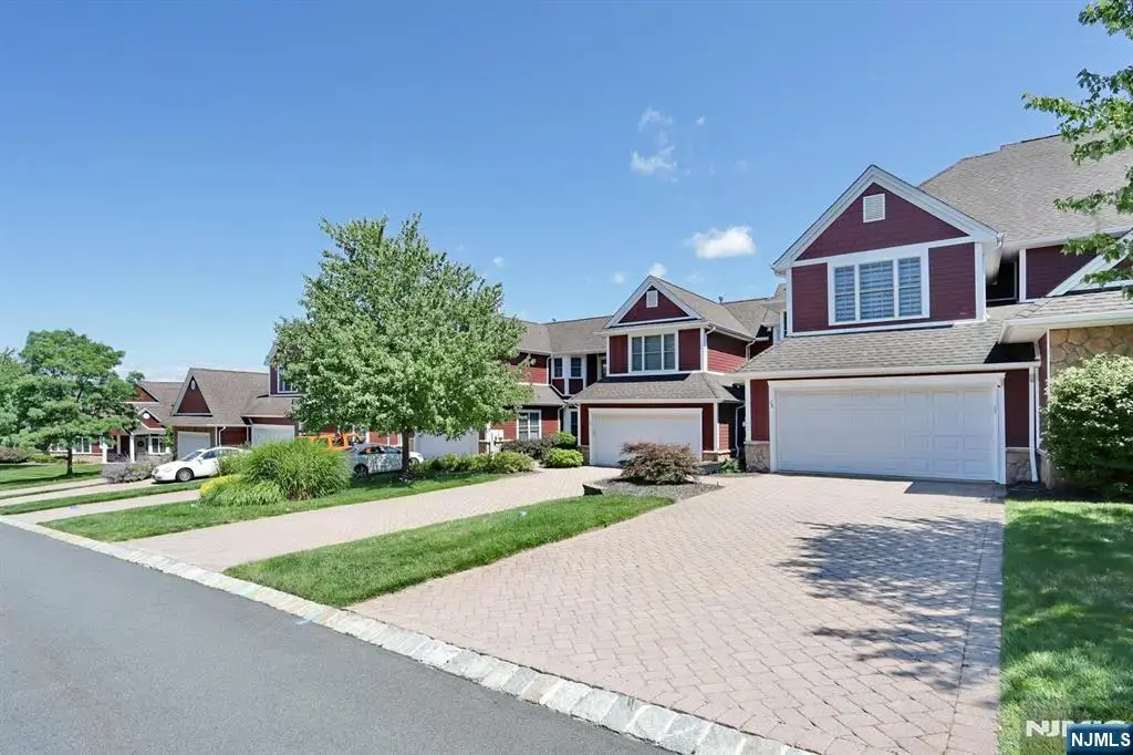 28 Turnberry Lane, Hamburg