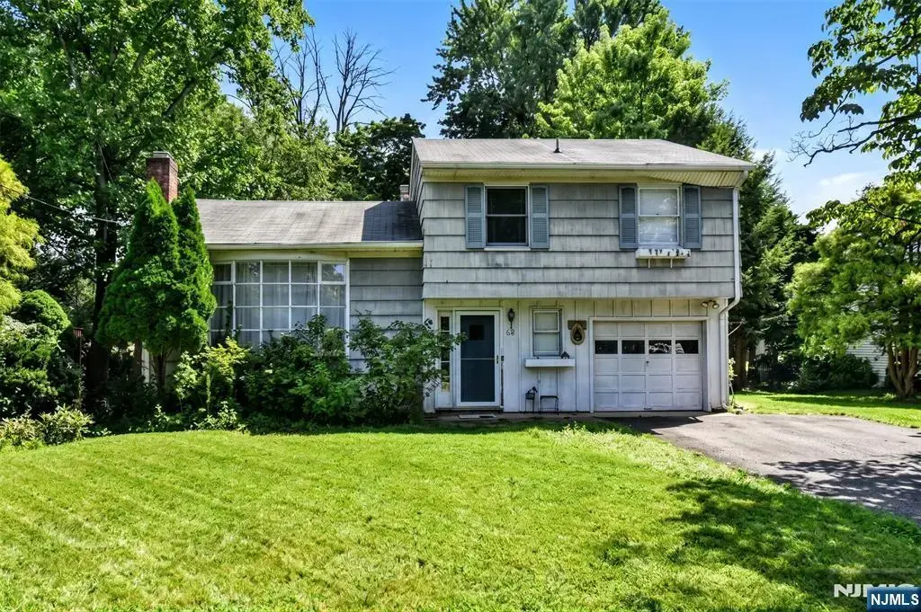 68 Sycamore Avenue, Ho-Ho-Kus