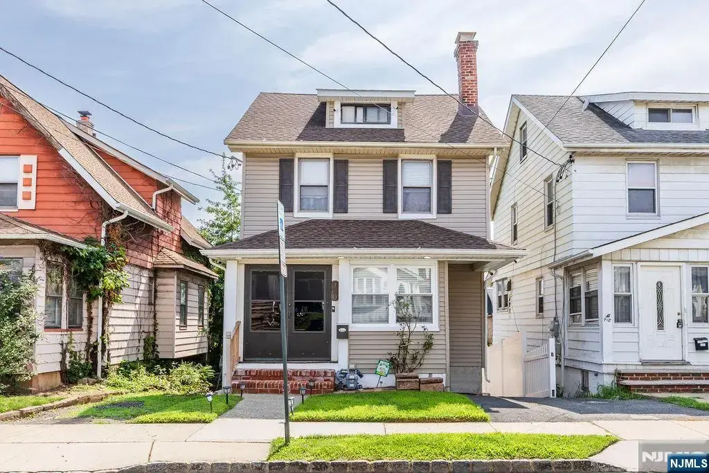 420 Dewitt Avenue, Belleville