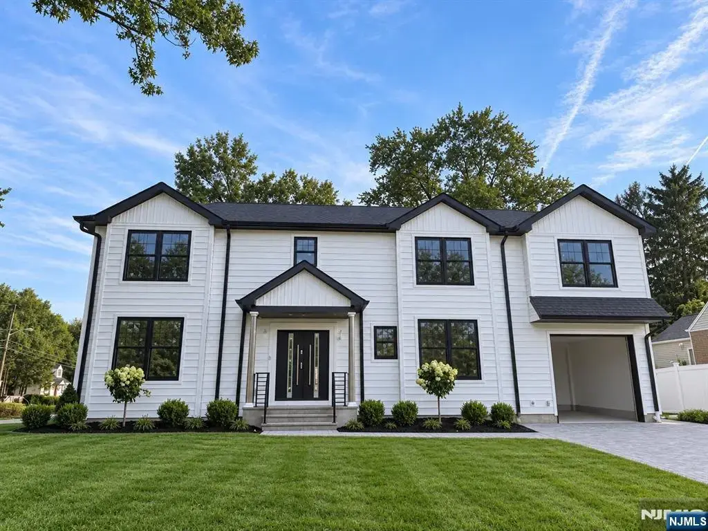 329 Birchwood Road, New Milford