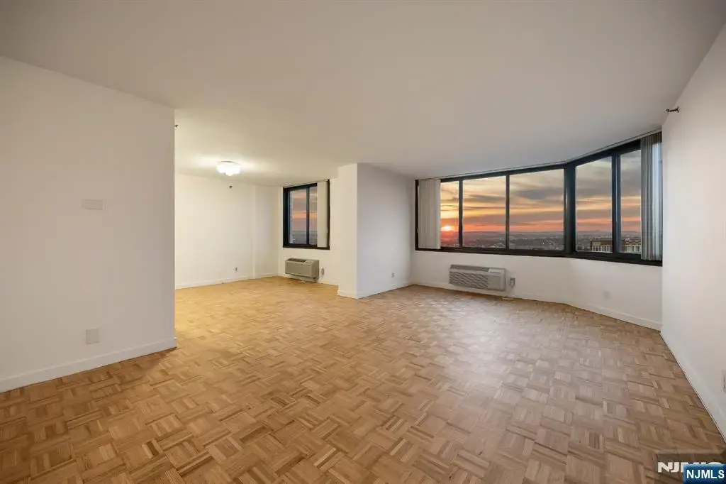 1265 15th Street 14c, Fort Lee