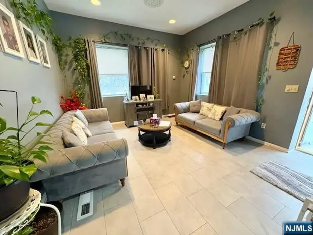 36 Franklin, Nutley