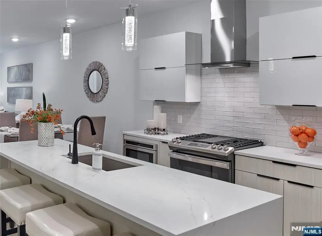 8 Tice 215, Franklin Lakes